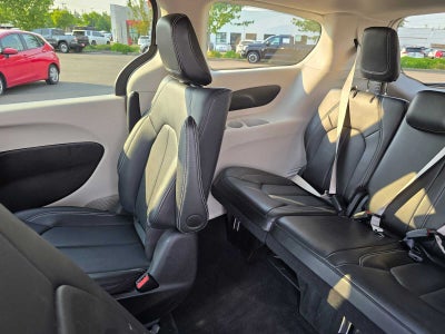 2024 Chrysler Pacifica Hybrid Select