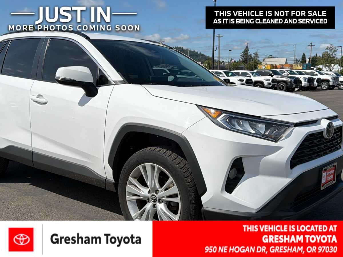2021 Toyota RAV4 XLE AWD's photo