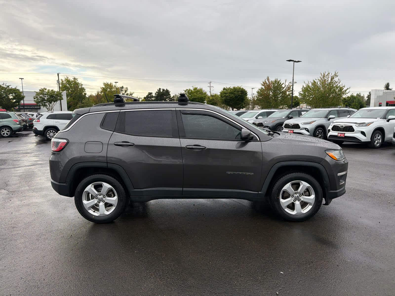 Used 2017 Jeep All-New Compass Latitude with VIN 3C4NJDBB5HT664768 for sale in Gresham, OR