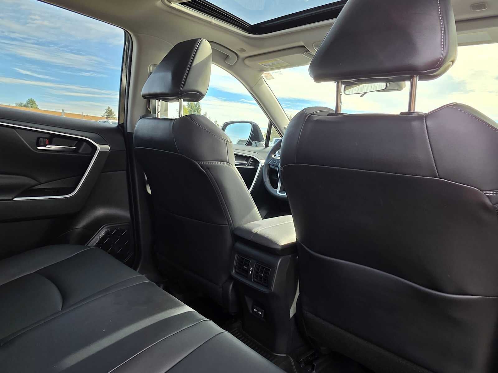 2023 Toyota RAV4 Hybrid XLE Premium