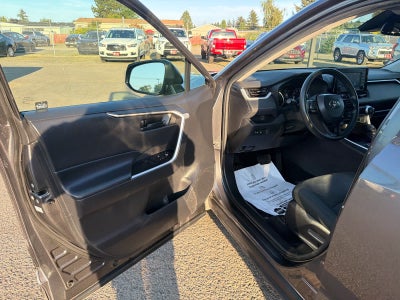 2022 Toyota RAV4 Hybrid LE