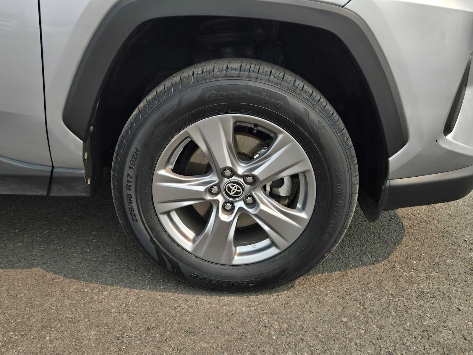 2025 Toyota RAV4 Hybrid LE