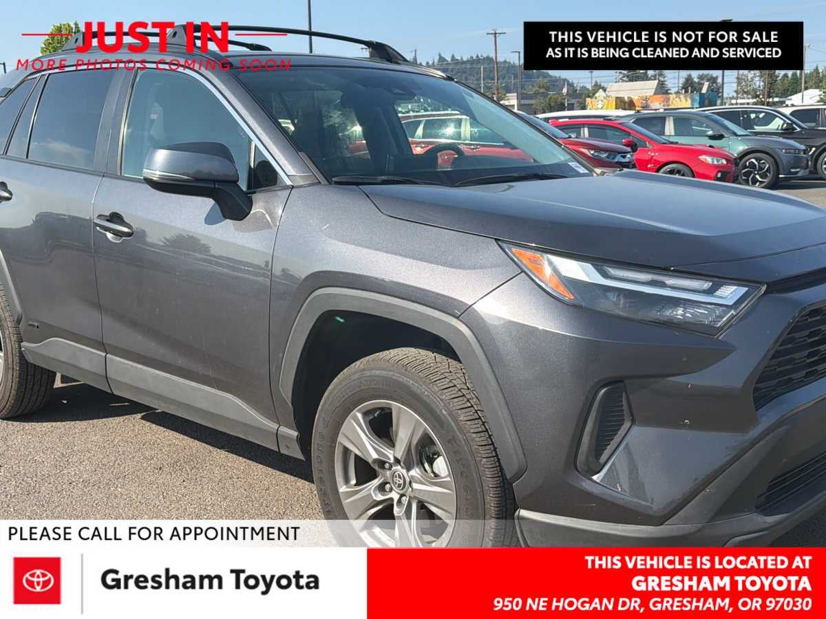 2022 Toyota RAV4 Hybrid XLE