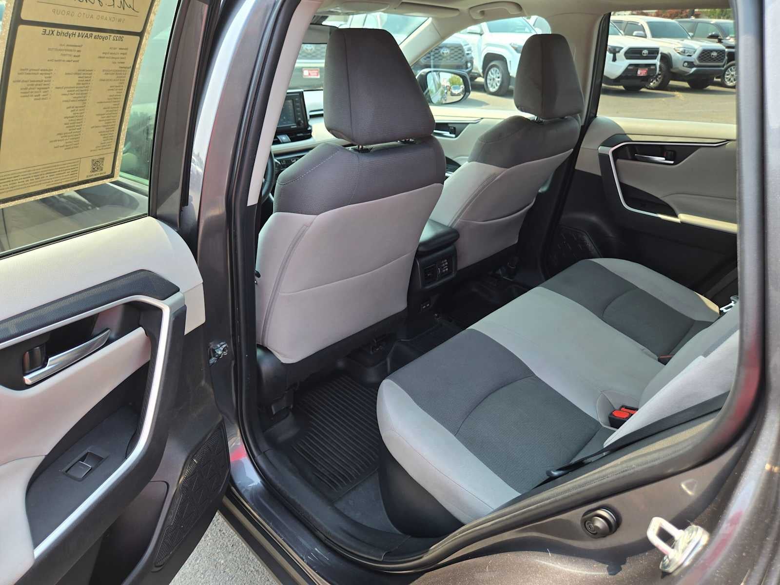 2022 Toyota RAV4 Hybrid XLE