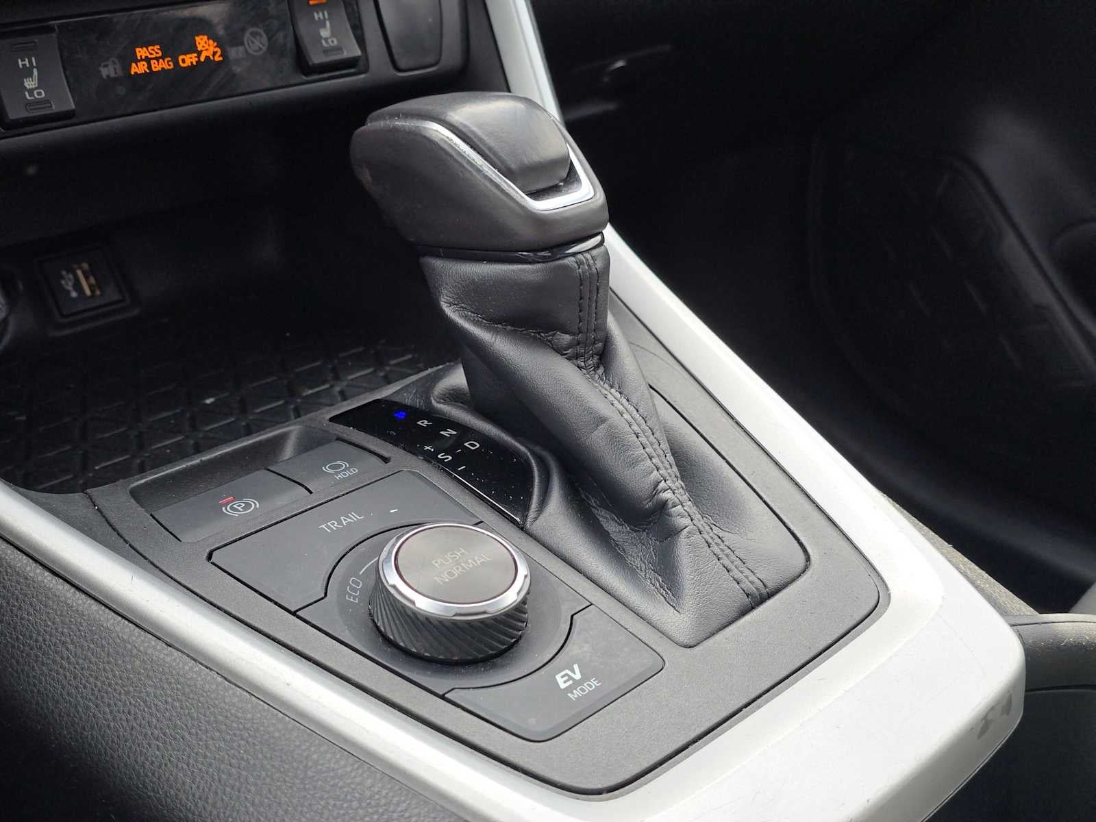 2023 Toyota RAV4 Hybrid SE