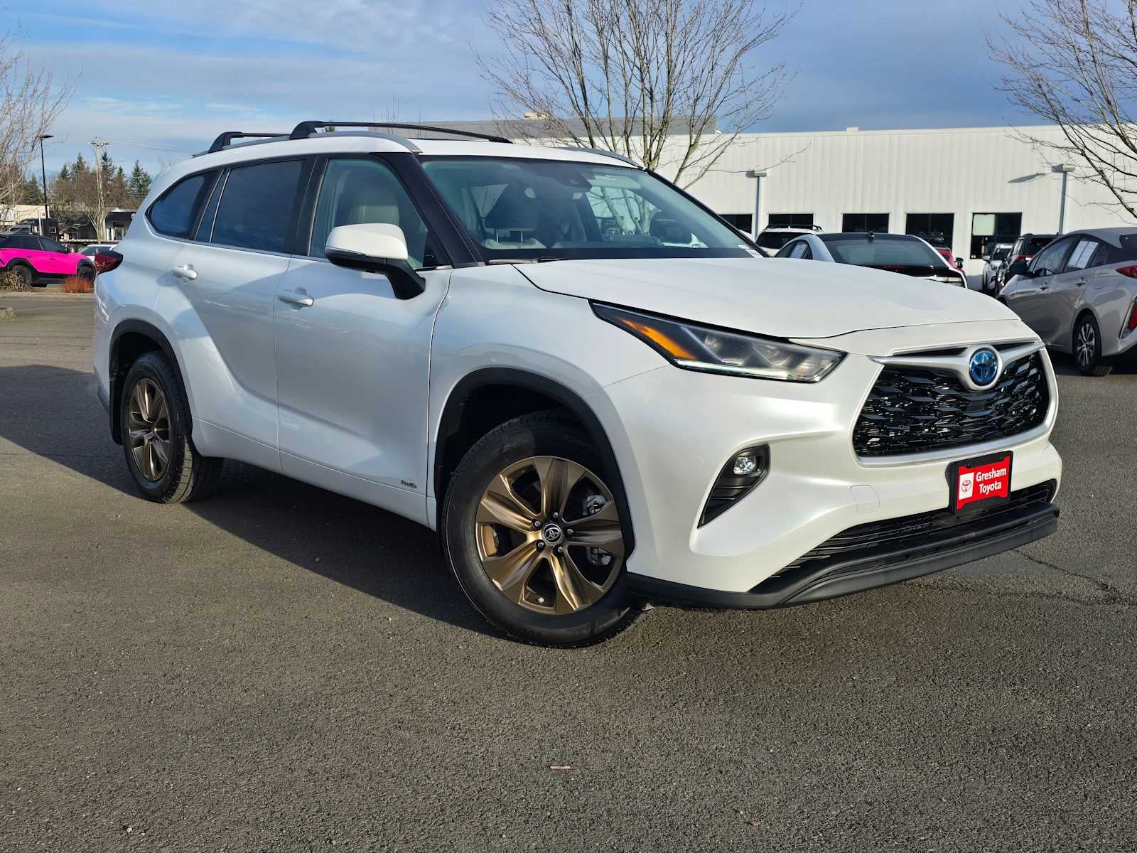 2023 Toyota Highlander Hybrid Bronze Edition