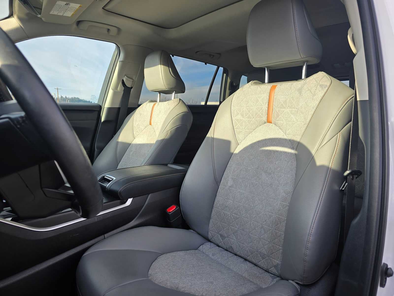 2023 Toyota Highlander Hybrid Bronze Edition