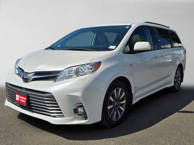 2020 Toyota Sienna XLE