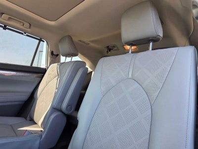 2023 Toyota Highlander Hybrid Platinum