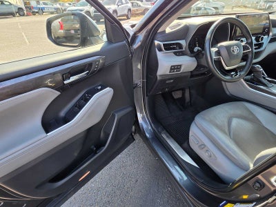 2023 Toyota Highlander Hybrid Platinum