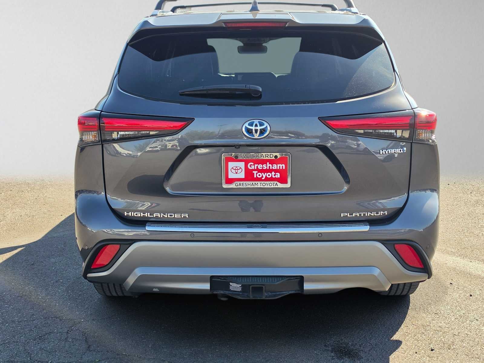 2023 Toyota Highlander Hybrid Platinum