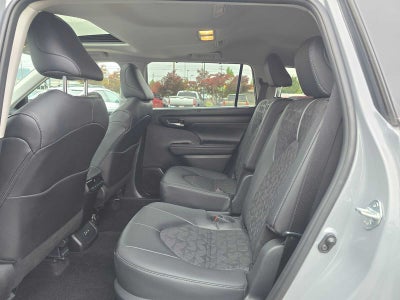 2024 Toyota Highlander Hybrid XLE Nightshade