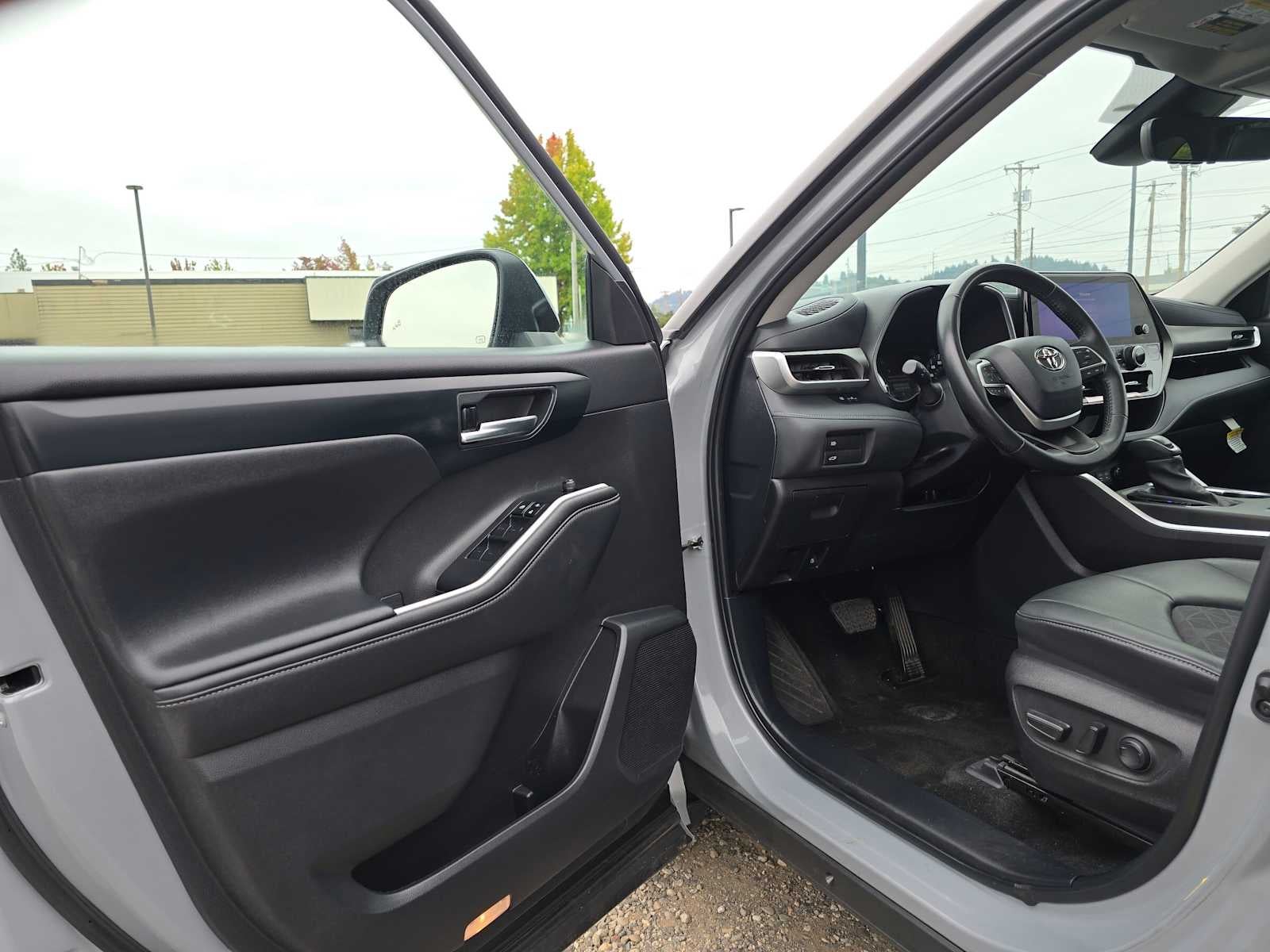 2024 Toyota Highlander Hybrid XLE Nightshade
