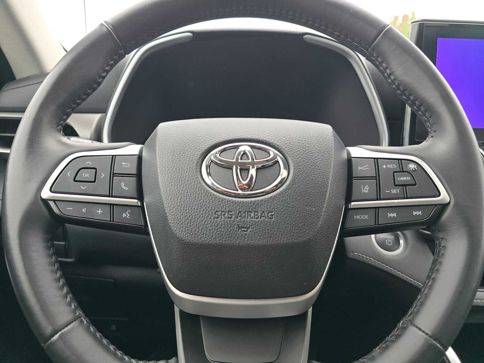 2024 Toyota Highlander Hybrid XLE Nightshade