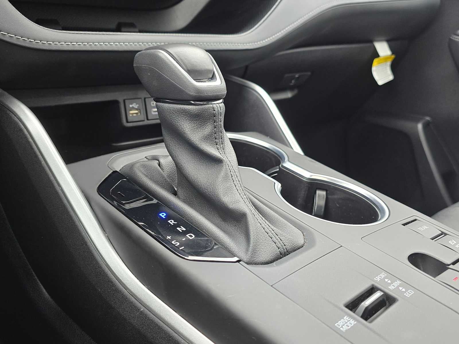 2024 Toyota Highlander Hybrid XLE Nightshade