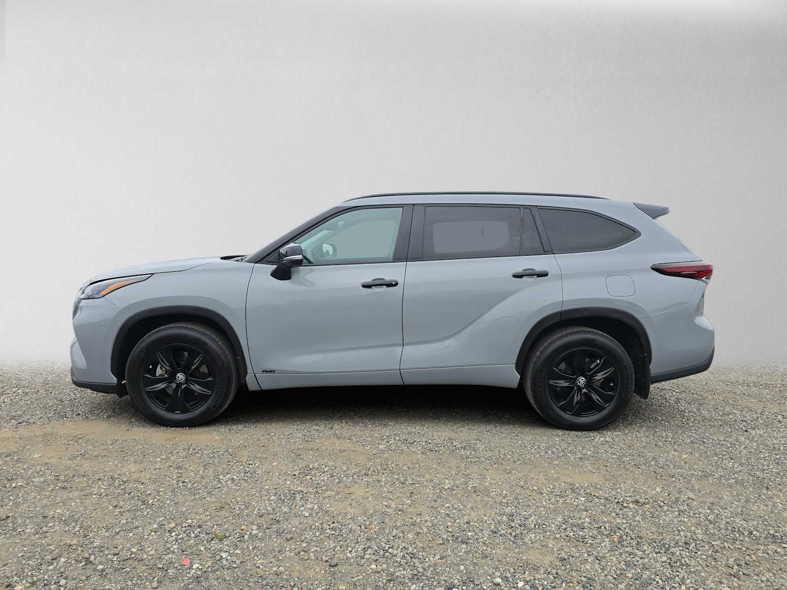 2024 Toyota Highlander Hybrid XLE Nightshade
