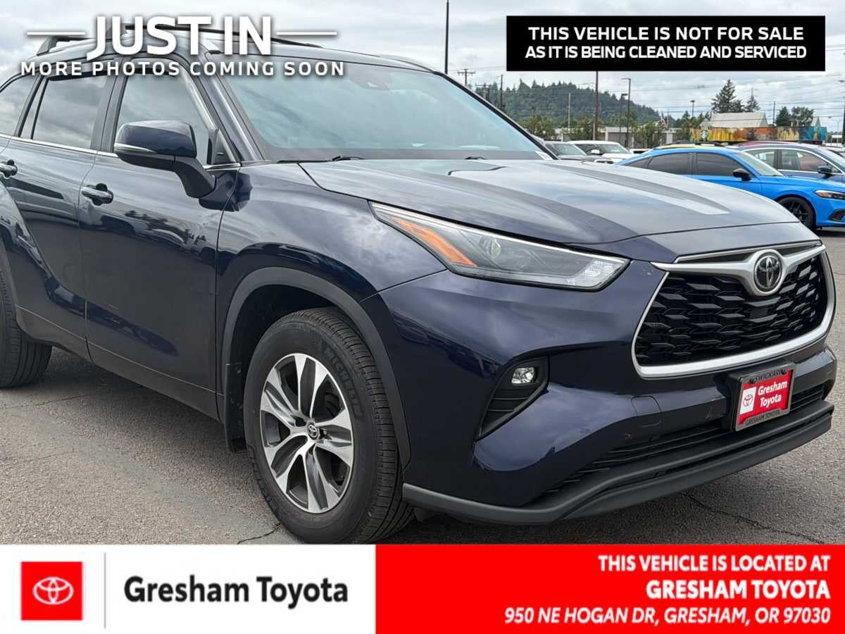 2023 Toyota Highlander XLE AWD's photo