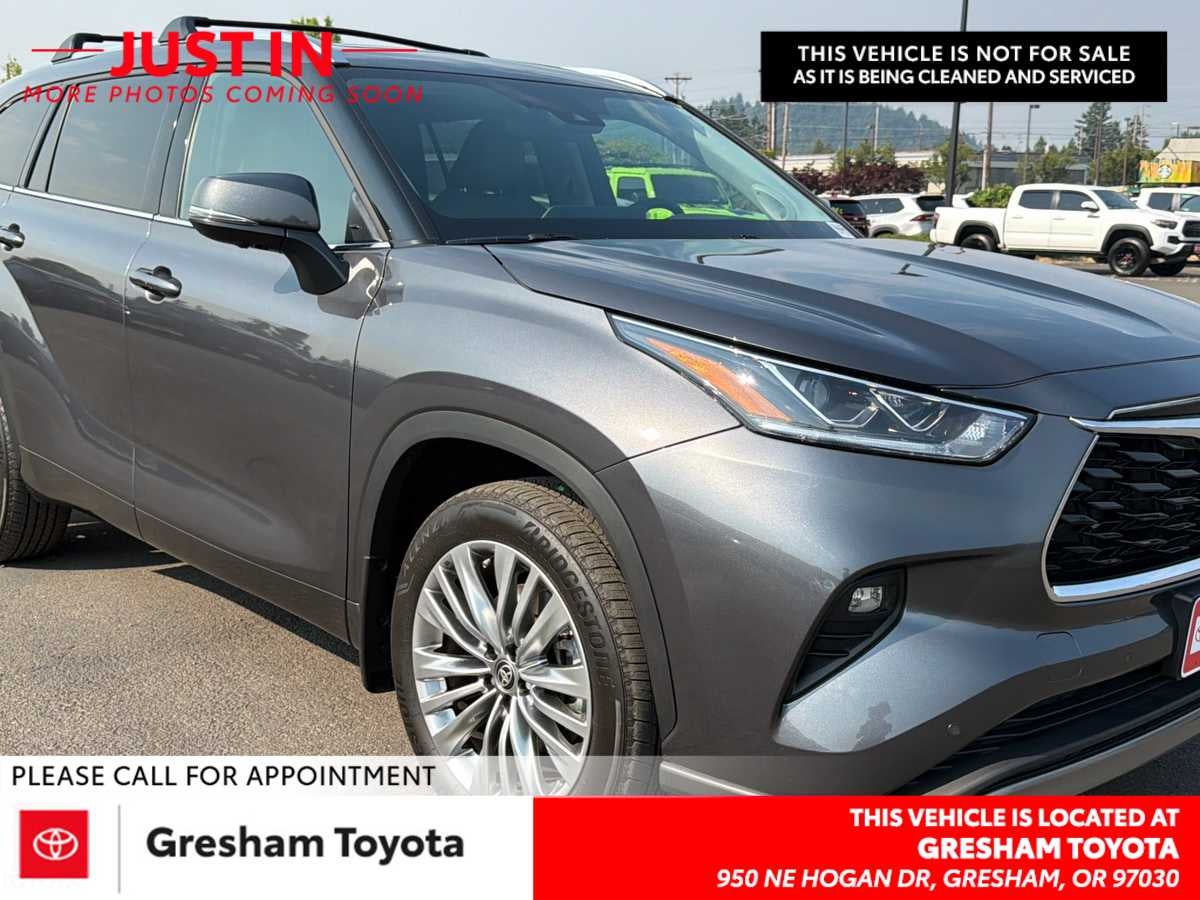 2025 Toyota Highlander Platinum
