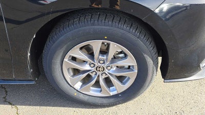 2025 Toyota Sienna LE