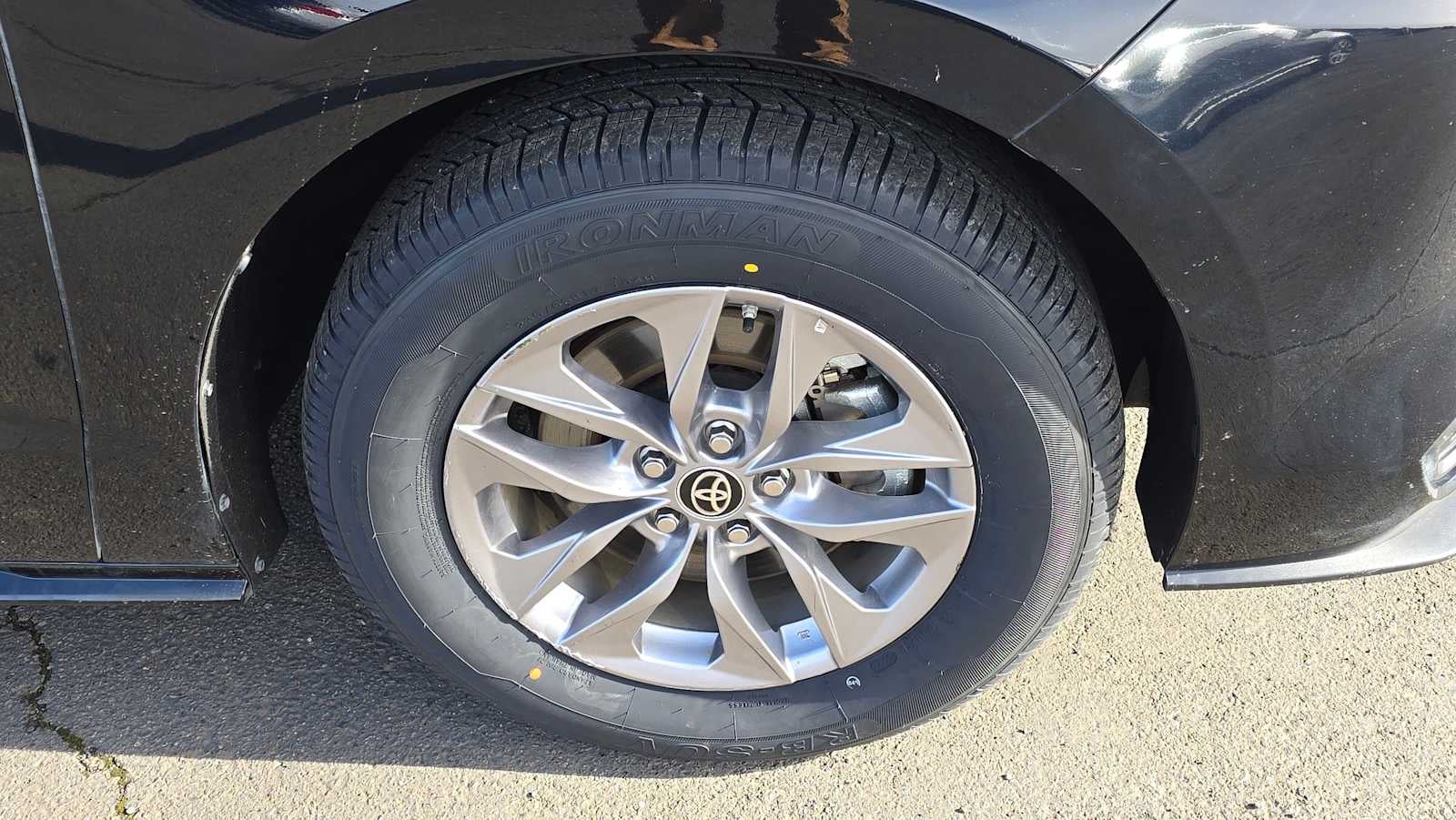 2025 Toyota Sienna LE