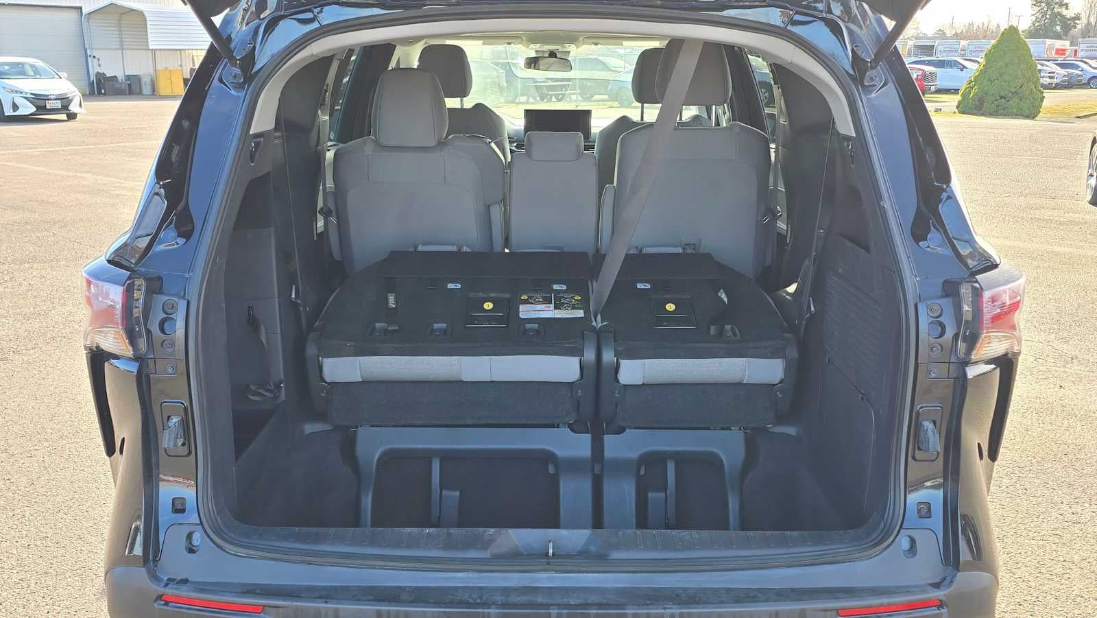 2025 Toyota Sienna LE