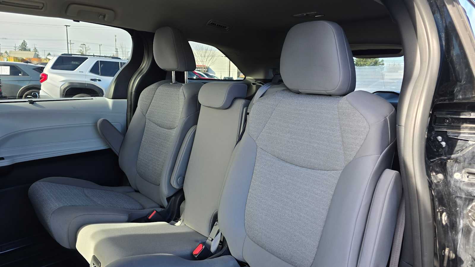 2025 Toyota Sienna LE