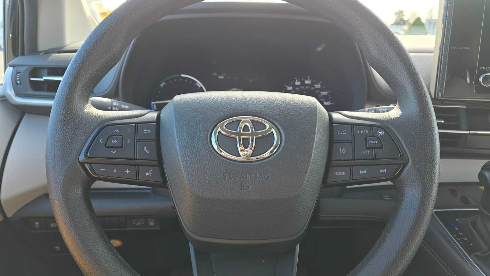 2025 Toyota Sienna LE