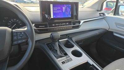 2025 Toyota Sienna LE