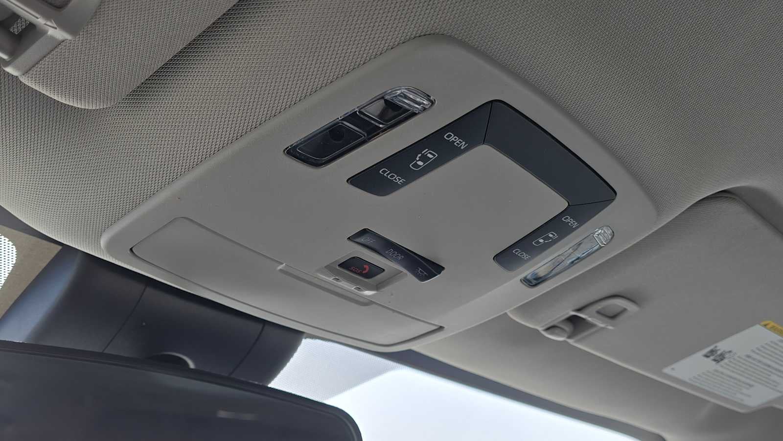 2025 Toyota Sienna LE