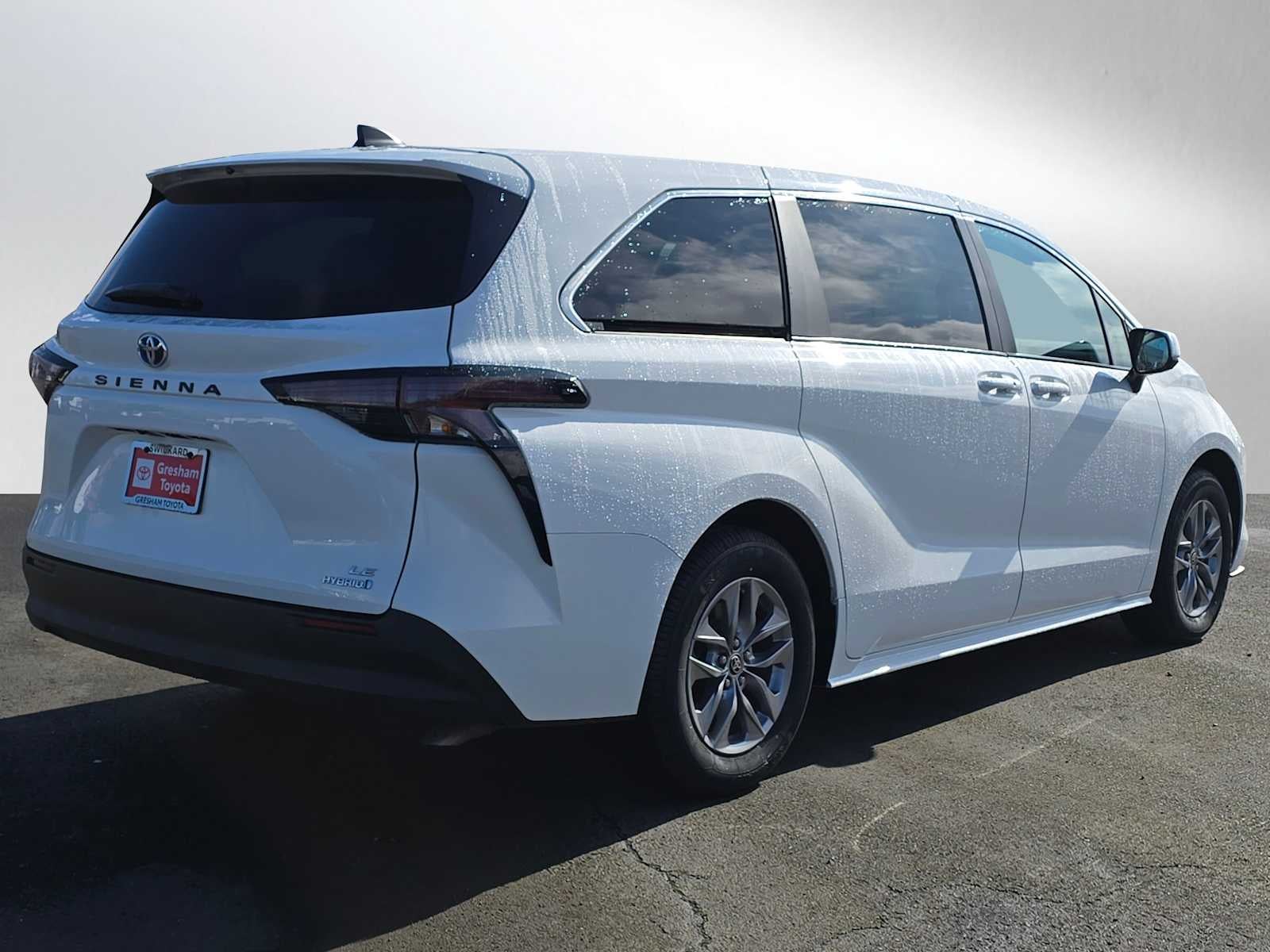 2024 Toyota Sienna LE