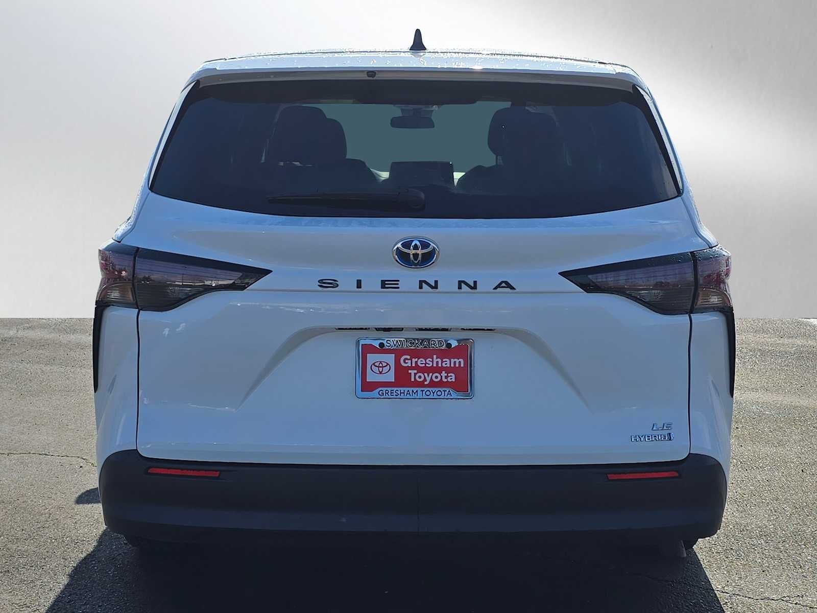 2024 Toyota Sienna LE