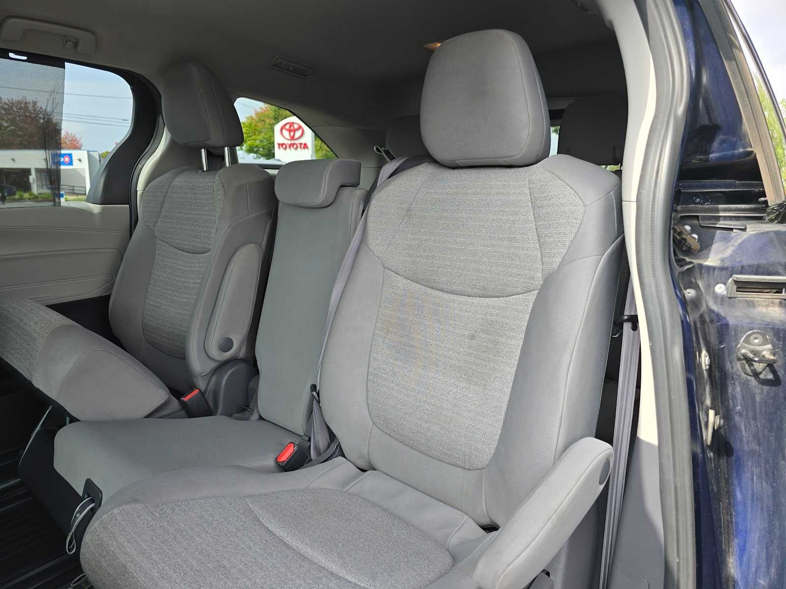 2021 Toyota Sienna LE