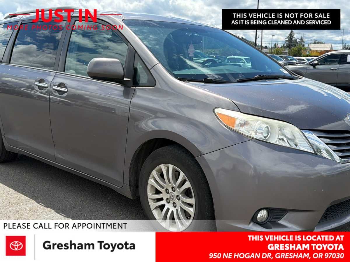 2015 Toyota Sienna XLE