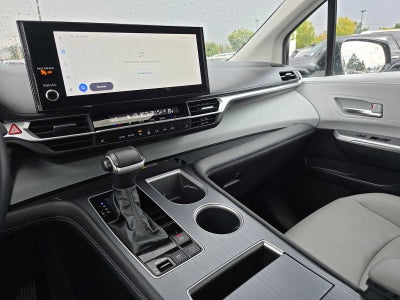 2025 Toyota Sienna XLE