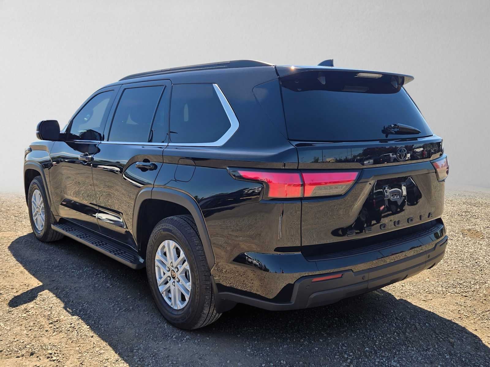2024 Toyota Sequoia SR5