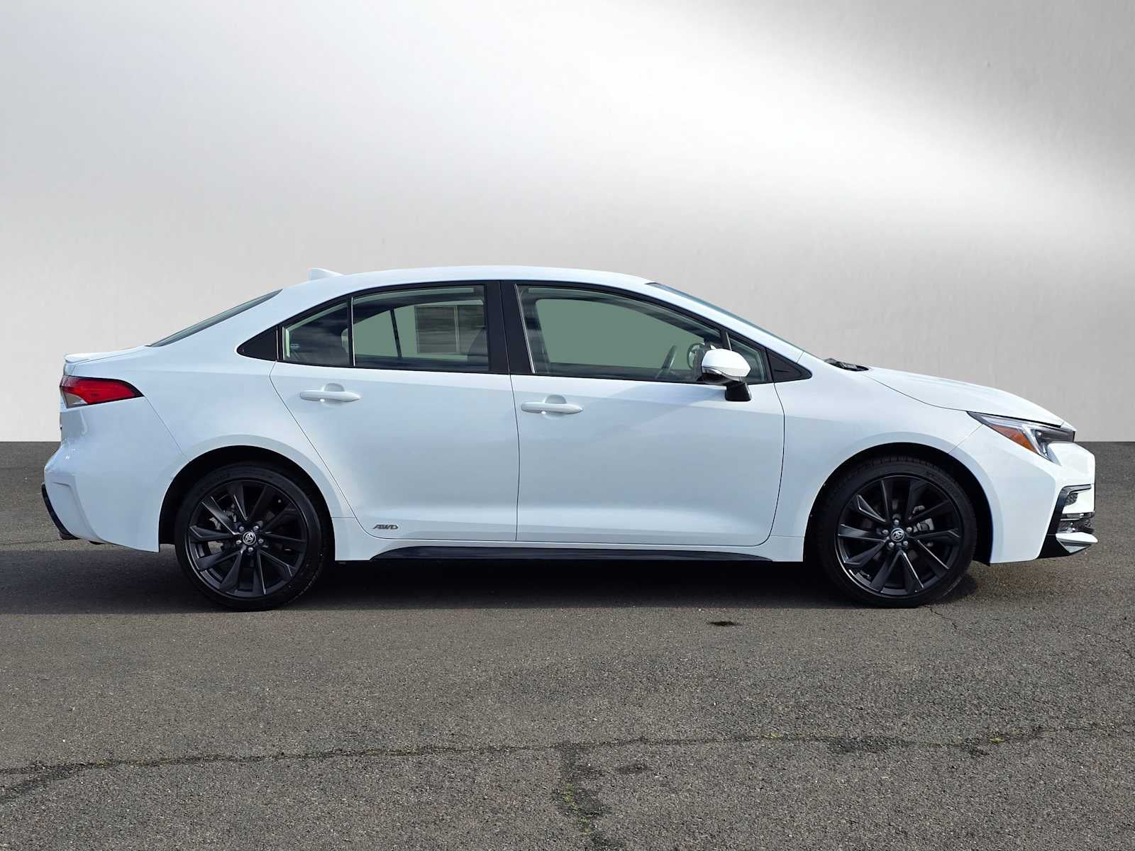 2024 Toyota Corolla Hybrid SE