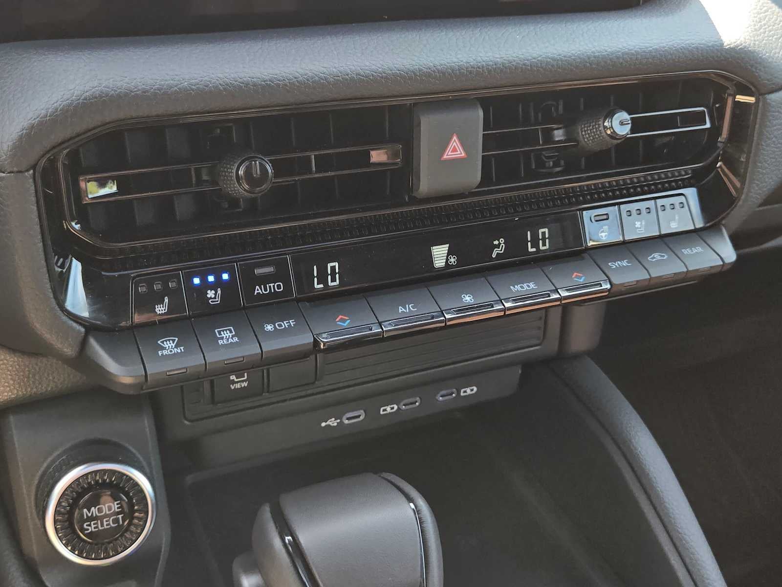2027 Toyota Land Cruiser 4WD (Natl)