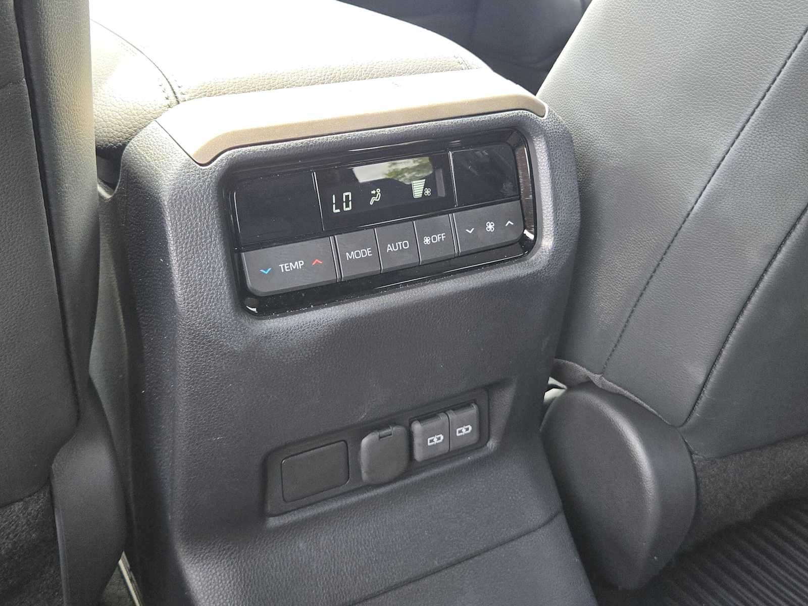 2025 Toyota Land Cruiser 4WD (Natl)