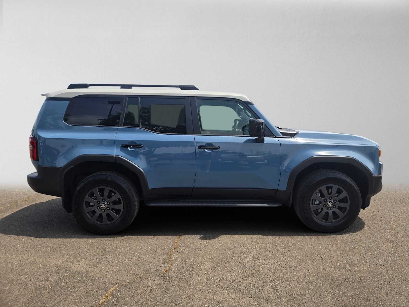 2025 Toyota Land Cruiser 4WD (Natl)