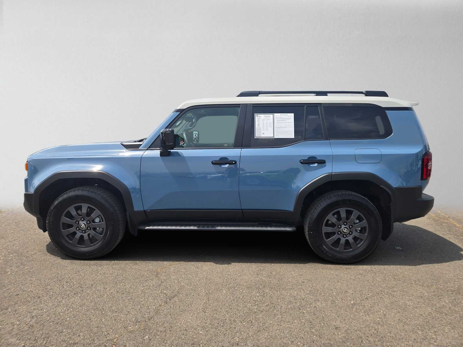 2025 Toyota Land Cruiser 4WD (Natl)