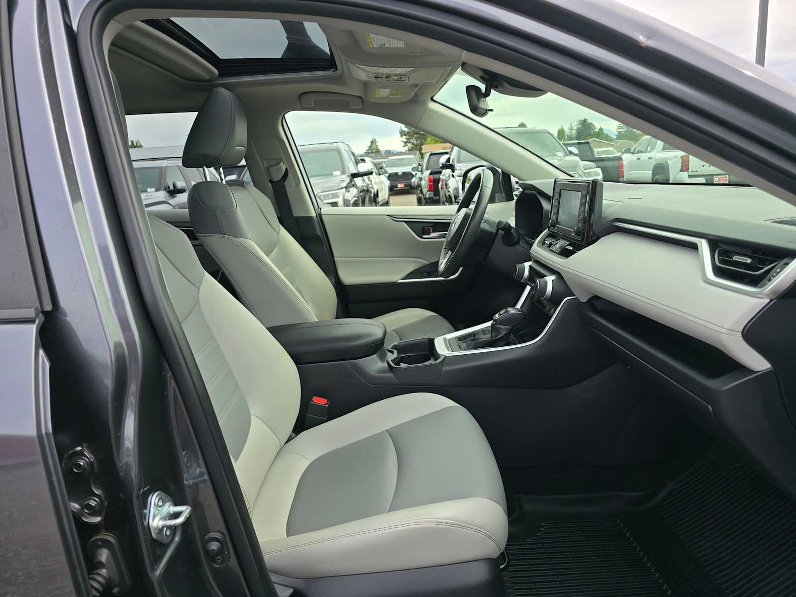 2020 Toyota RAV4 XLE Premium