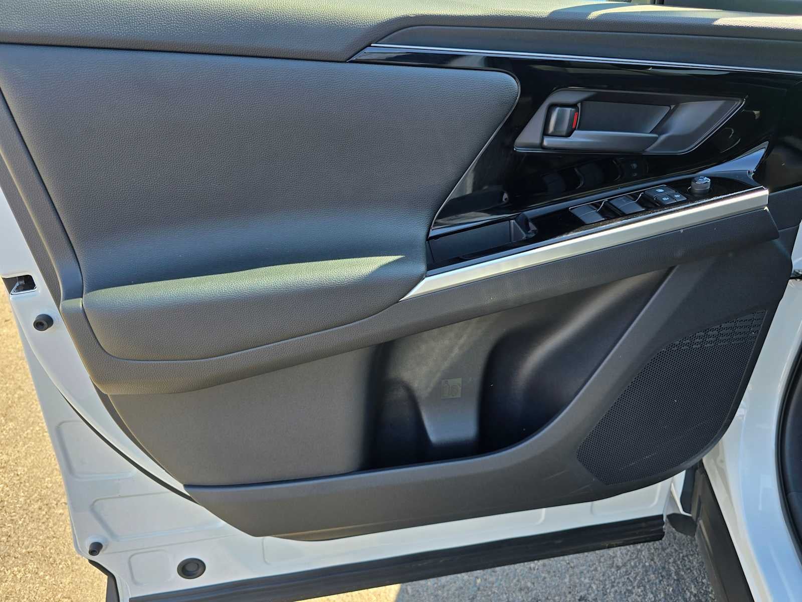 2023 Toyota bZ4X XLE