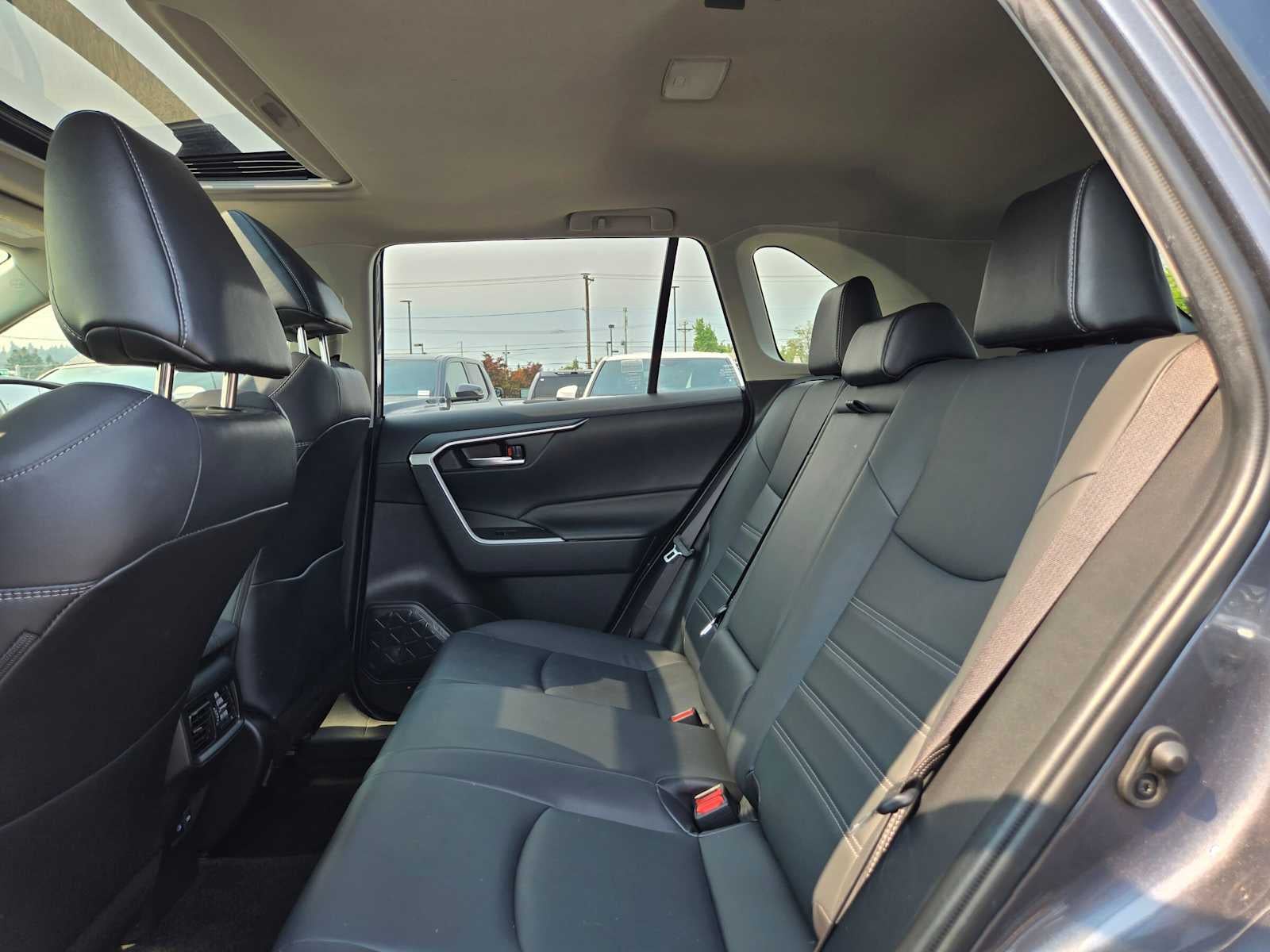 2022 Toyota RAV4 Hybrid XLE Premium