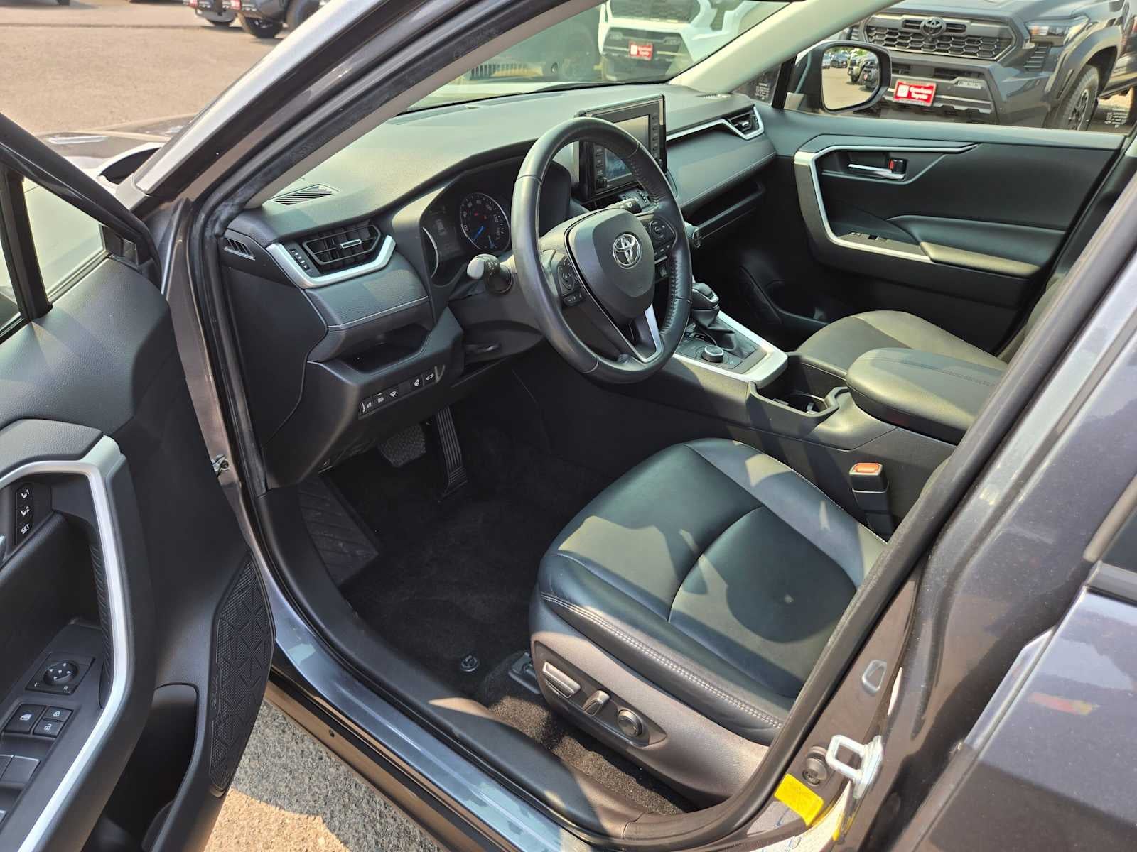2022 Toyota RAV4 Hybrid XLE Premium