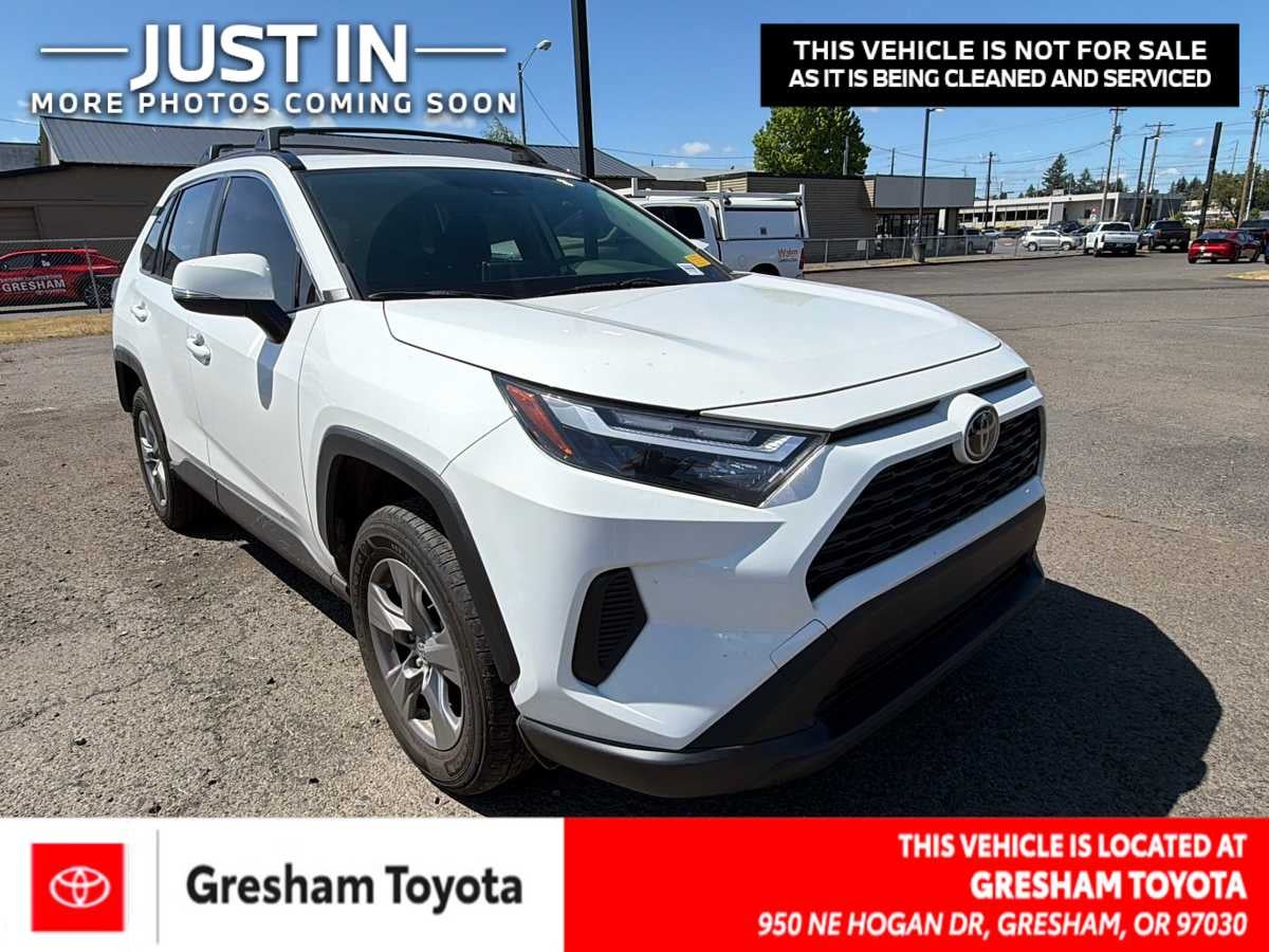 2023 Toyota RAV4 XLE AWD's photo