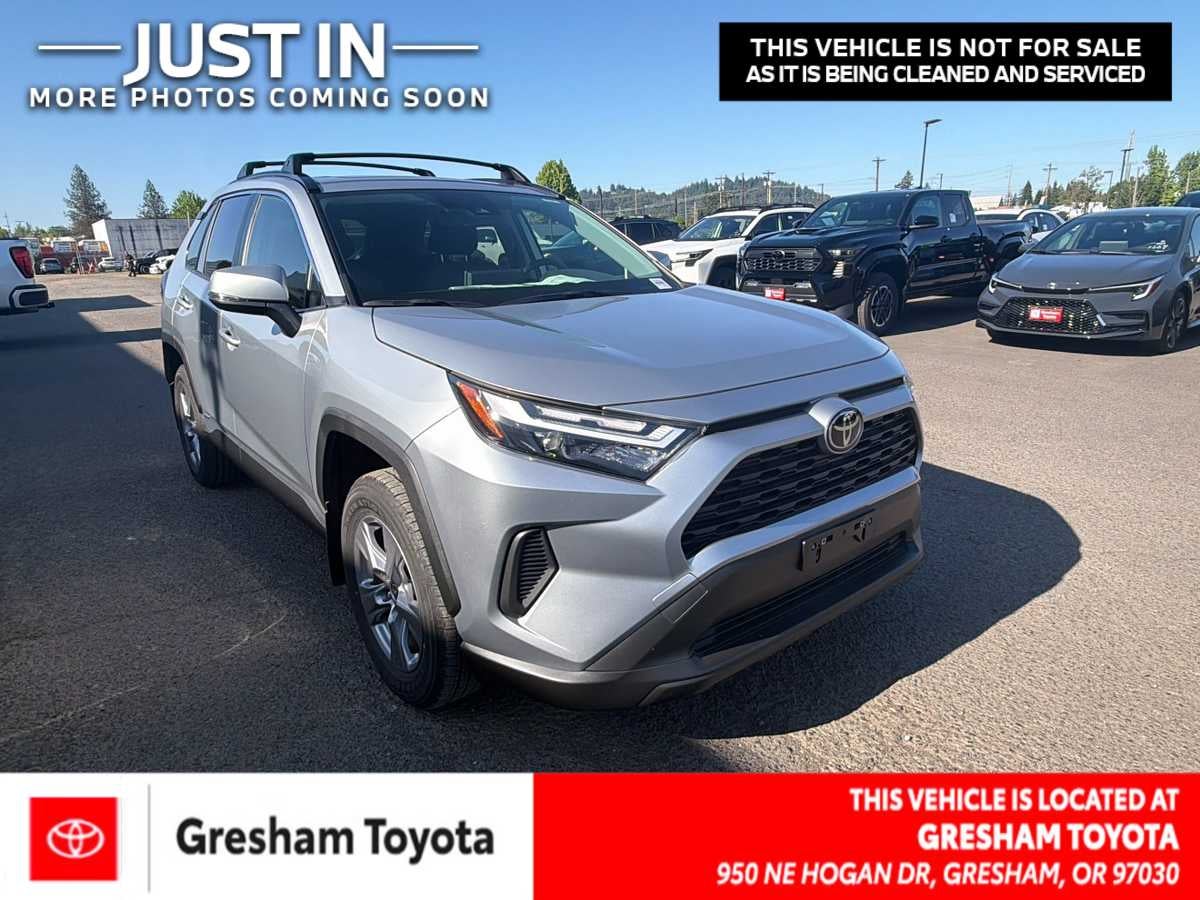 2025 Toyota RAV4 Hybrid XLE