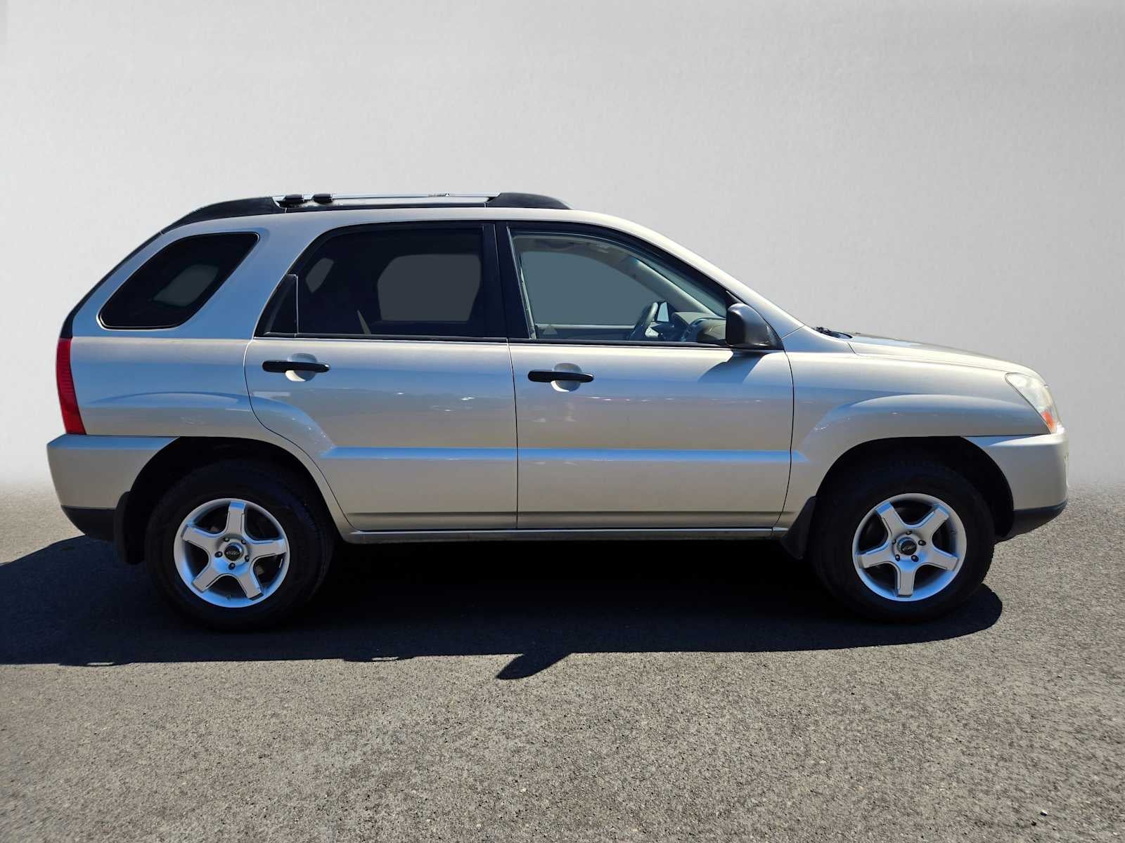 Used 2009 Kia Sportage LX with VIN KNDJE723397574411 for sale in Gresham, OR