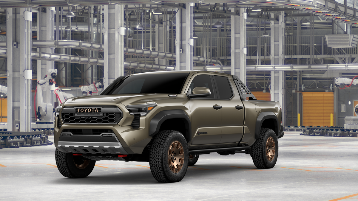 2026 Toyota Tacoma i-FORCE MAX Tacoma Trailhunter