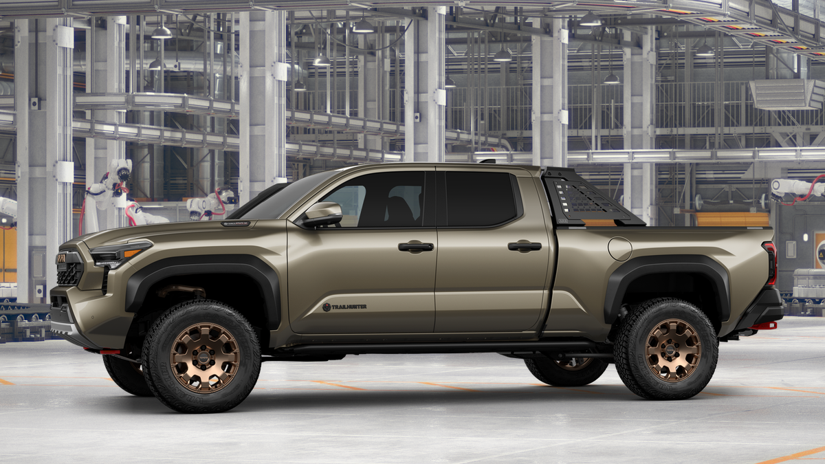 2026 Toyota Tacoma i-FORCE MAX Tacoma Trailhunter
