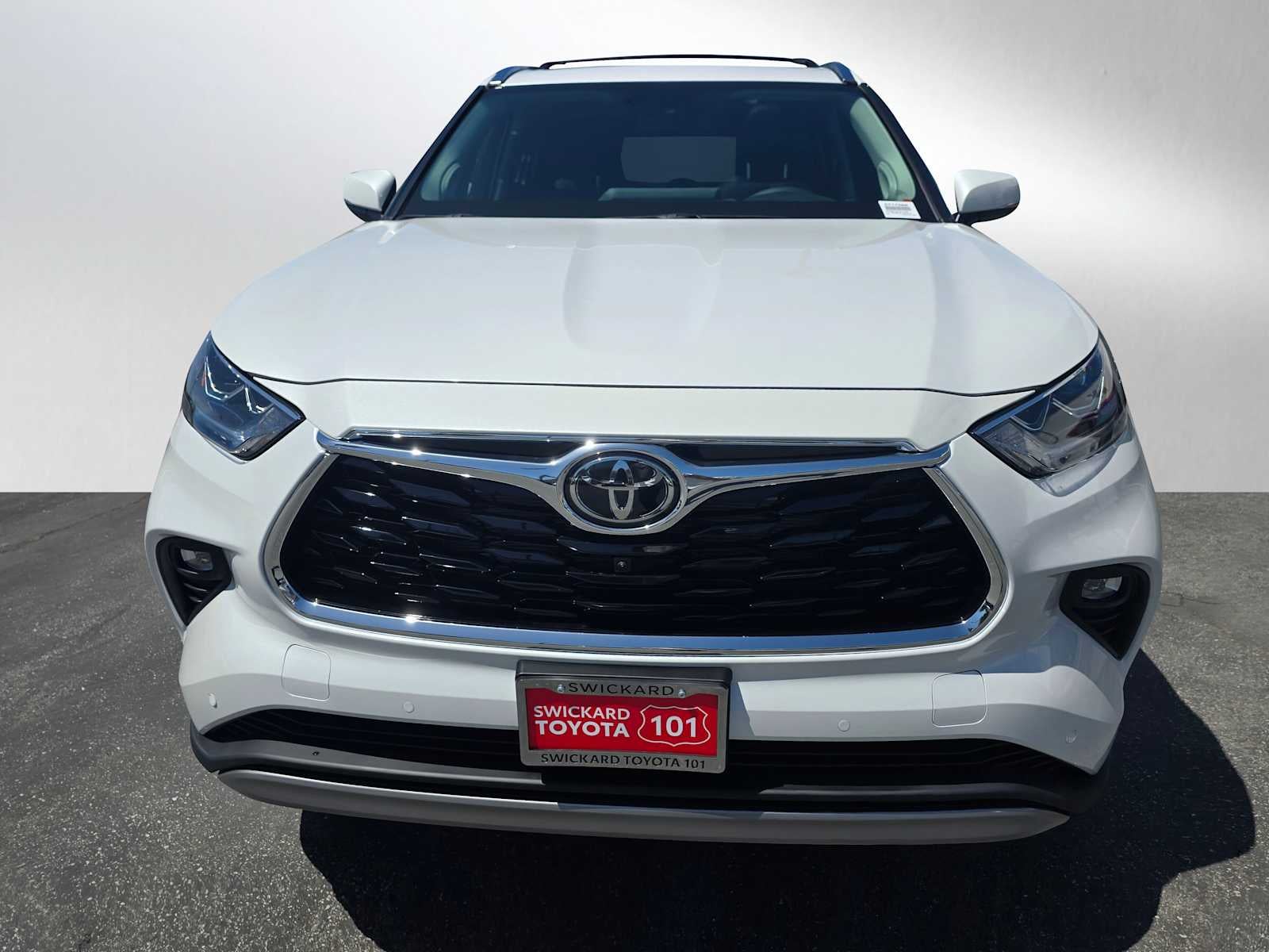 2026 Toyota Highlander Hybrid Platinum